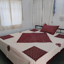 Load image into Gallery viewer, Maroon Gul Barmer Applique Double Bedspread