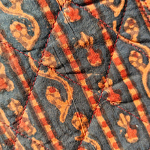 Load image into Gallery viewer, Green & Maroon Hand-block Printed Mobile Sling Bag