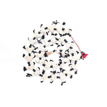 Load image into Gallery viewer, White Black Bell Tota White "30" Small Birds String