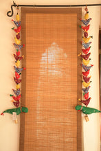 Load image into Gallery viewer, Multicolored Bell Tota "17" Big Birds String with Parrot
