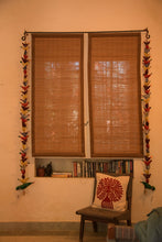 Load image into Gallery viewer, Multicoloured Bell Tota '35' Big Birds String with Parrot