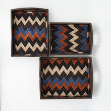 Load image into Gallery viewer, Dark Brown Wooden Tray Set - Set of 3 - Straight Handles