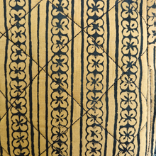 Load image into Gallery viewer, Yellow &amp; Black  Hand-block Printed Mobile Sling Bag
