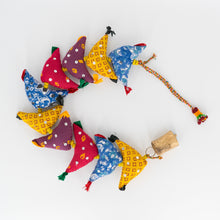 Load image into Gallery viewer, Multicolored Bell Tota &#39;10&#39; Big Birds String
