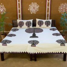 Load image into Gallery viewer, Black White Tree of Life Applique Double Bedspread

