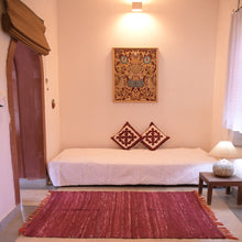 Load image into Gallery viewer, Purple Jawaja Handwoven Cotton Rug (4X6 ft.)
