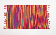 Load image into Gallery viewer, Katran Handwoven Cotton Rug (4x6 ft.)
